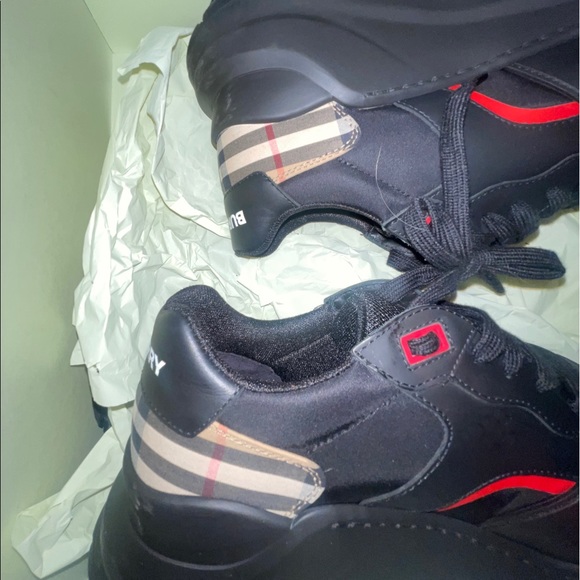Burberry runners - Picture 3 of 5